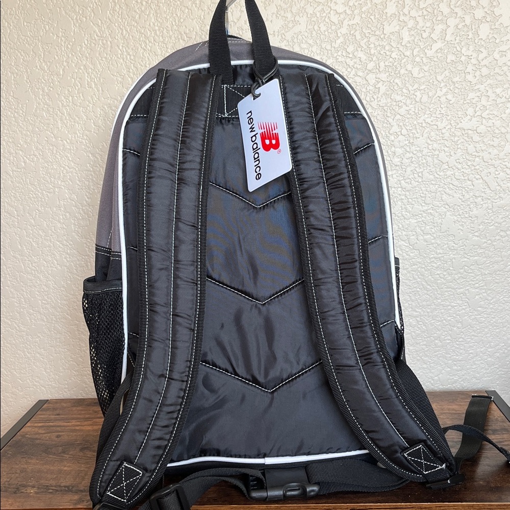 🆕 New Balance Tech backpack - Picture 4 of 5